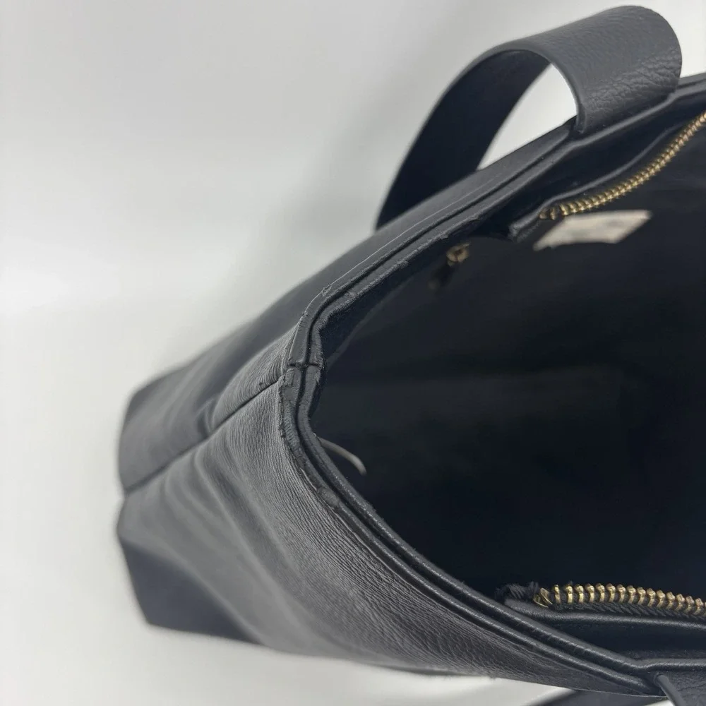 UNIVERSAL‎ THREAD Womens Shoulder BAG Book Laptop Work Faux Leather Suede DEFECT
